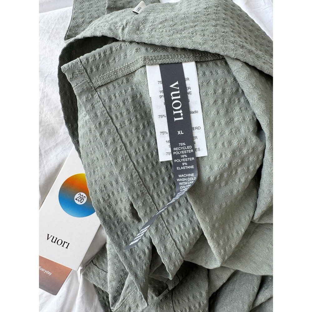 New VUORI SL Villa Crop Tank Laurel Green Size XL Laurel Tank Top V Neck NWT - Picture 4 of 8